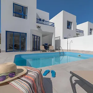 villa-yaiza-playa-blanca-lanzarote-35580.in-canary-islands.com/