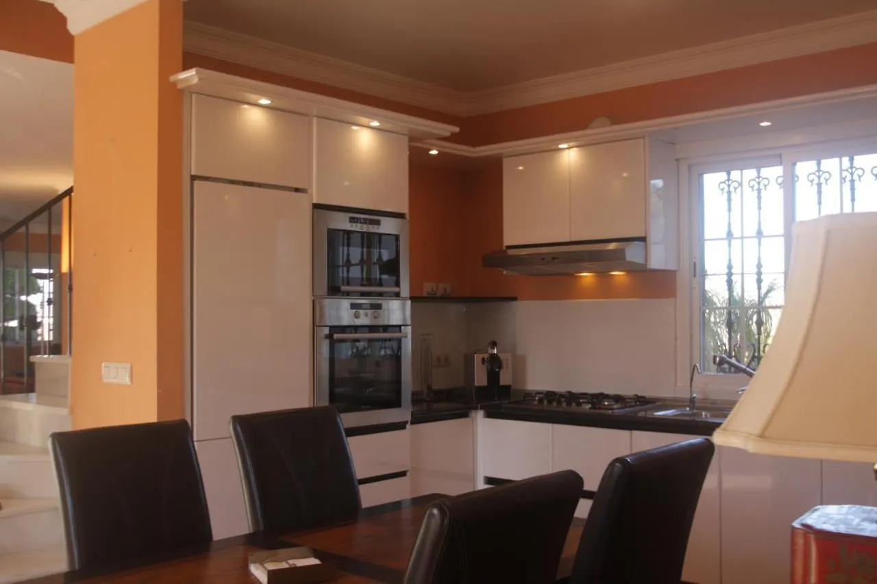 Villa Rosada - Luxurious 3-Bedroom Villa With Garden And Pool Cantoria