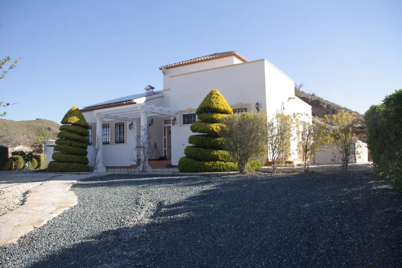 Villa Rosada - Luxurious 3-Bedroom Villa With Garden And Pool Cantoria Spain