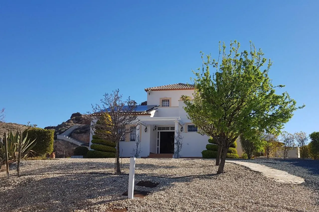 Villa Rosada - Luxurious 3-Bedroom Villa With Garden And Pool Cantoria