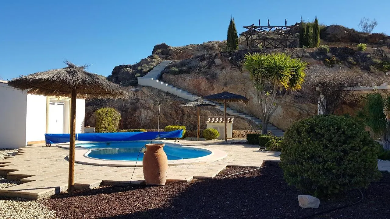 Villa Rosada - Luxurious 3-Bedroom Villa With Garden And Pool Cantoria
